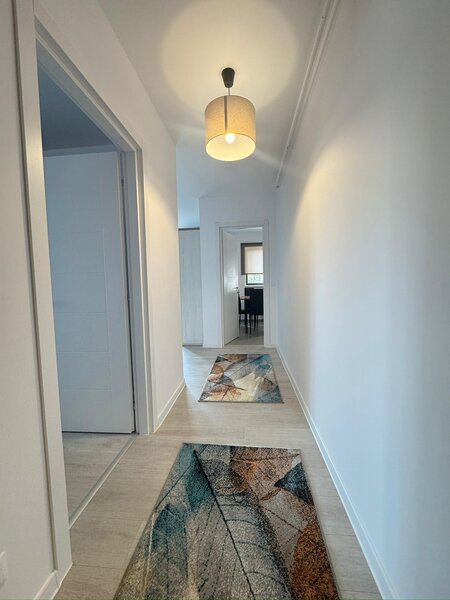 Republica, Hala Laminor, Hils Republica,